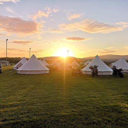 Nine Yards Bell Tents At The Tt - Castletown Dış mekan fotoğraf